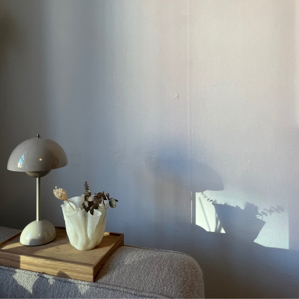 Alba mini kunst som dansk interior design som vaser og skulpturer organiske i former ved sofa