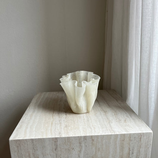 Alba mini kunst som dansk interior design, som vaser og skulpturer i organiske former på piedestal